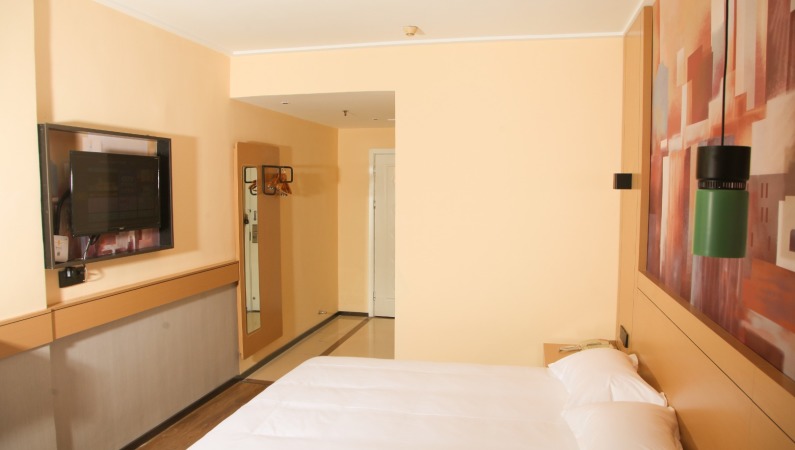 怡莱南昌大学梦时代酒店