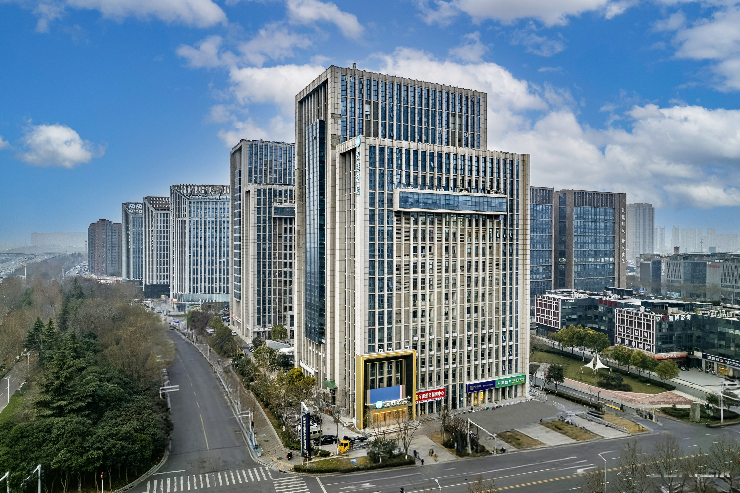 汉庭郑州国家科技园华强广场酒店