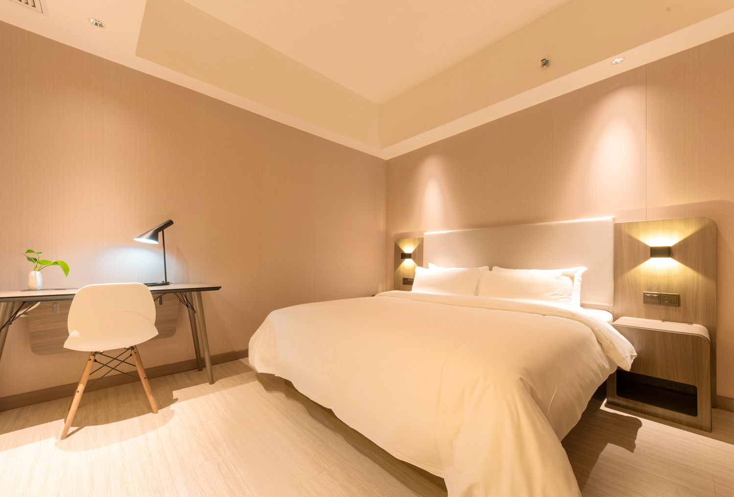 汉庭深圳宝安灵芝地铁站酒店