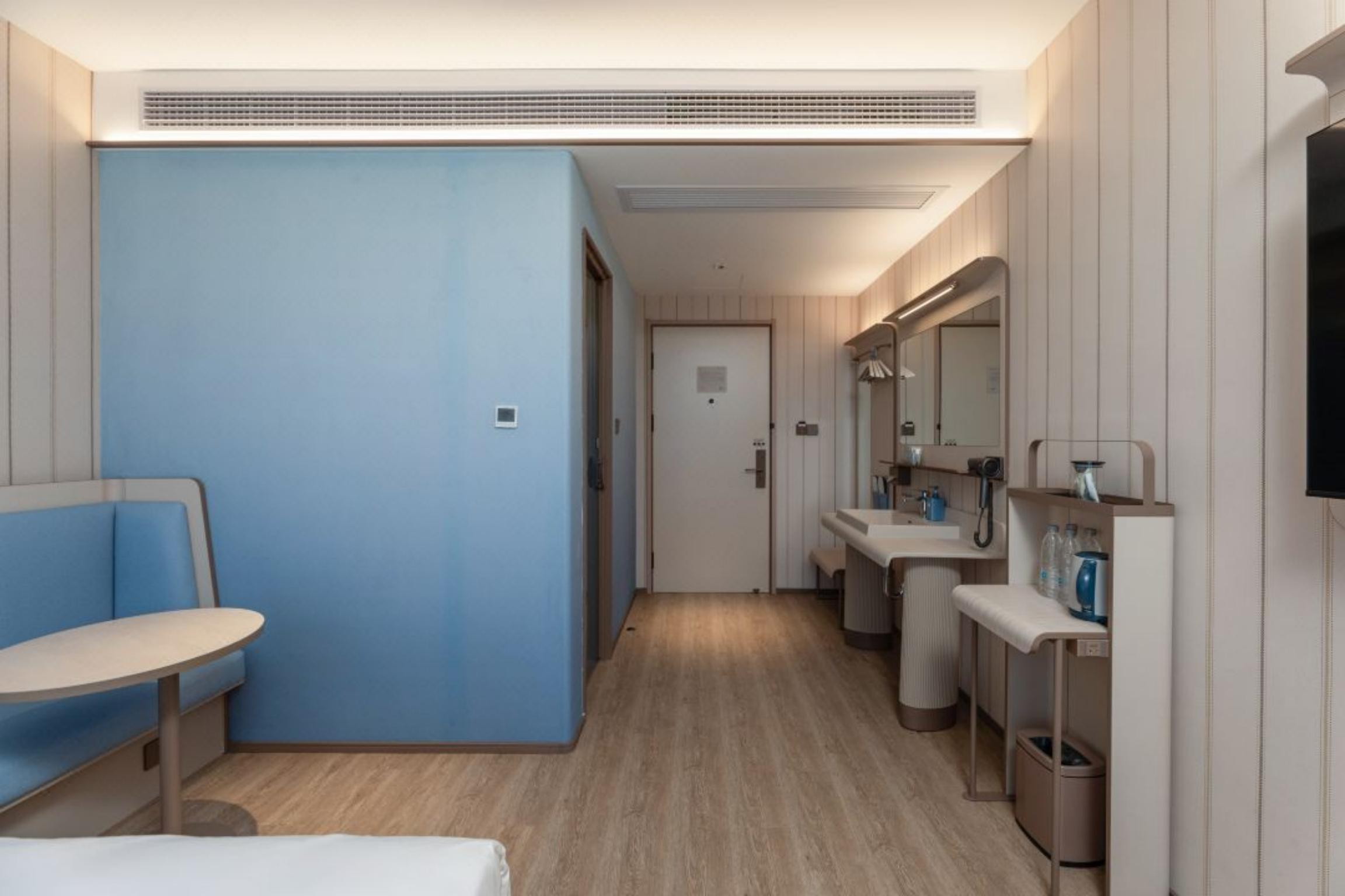 汉庭长兴利时广场中央大道酒店