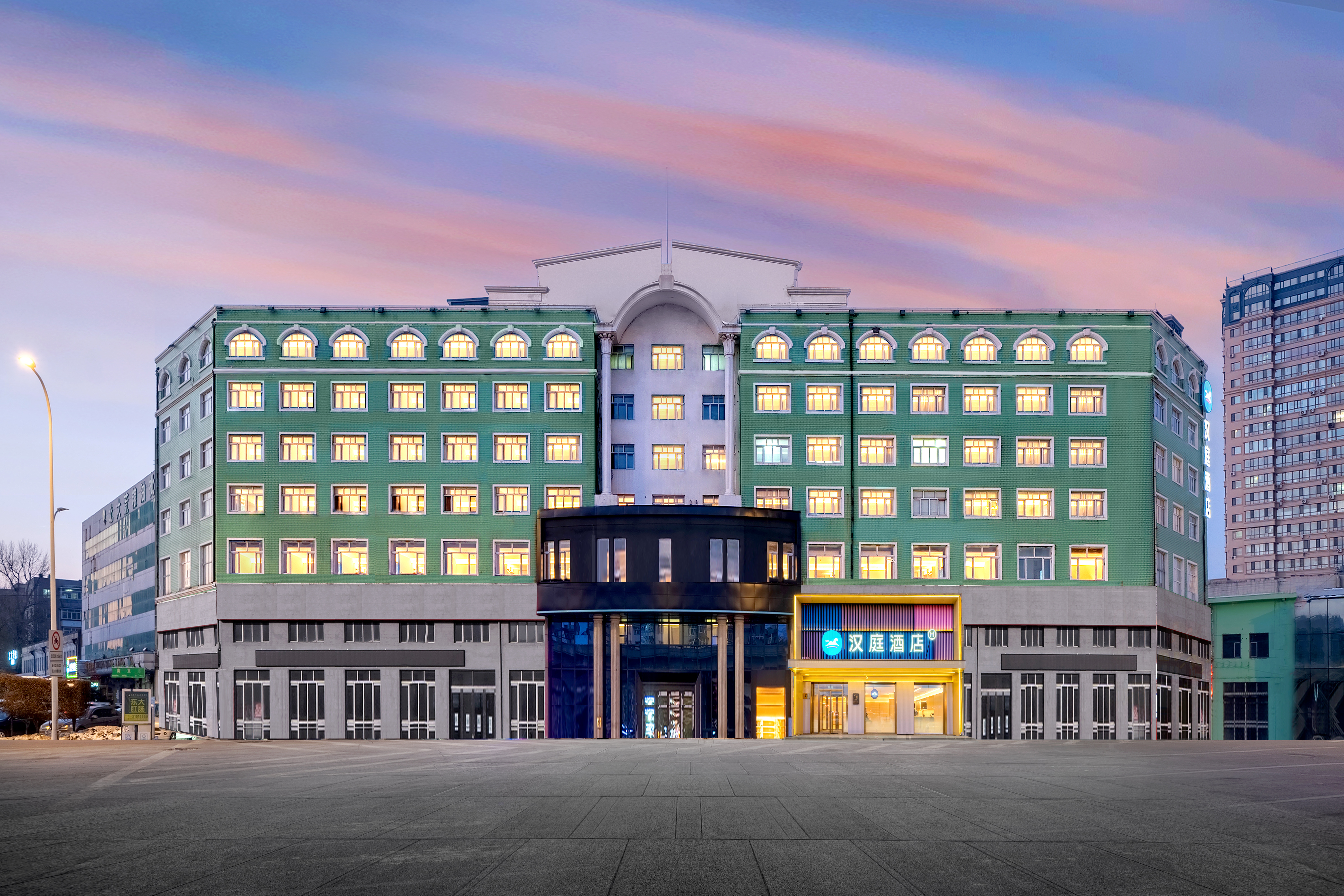 汉庭哈尔滨会展中心南直路地铁站酒店
