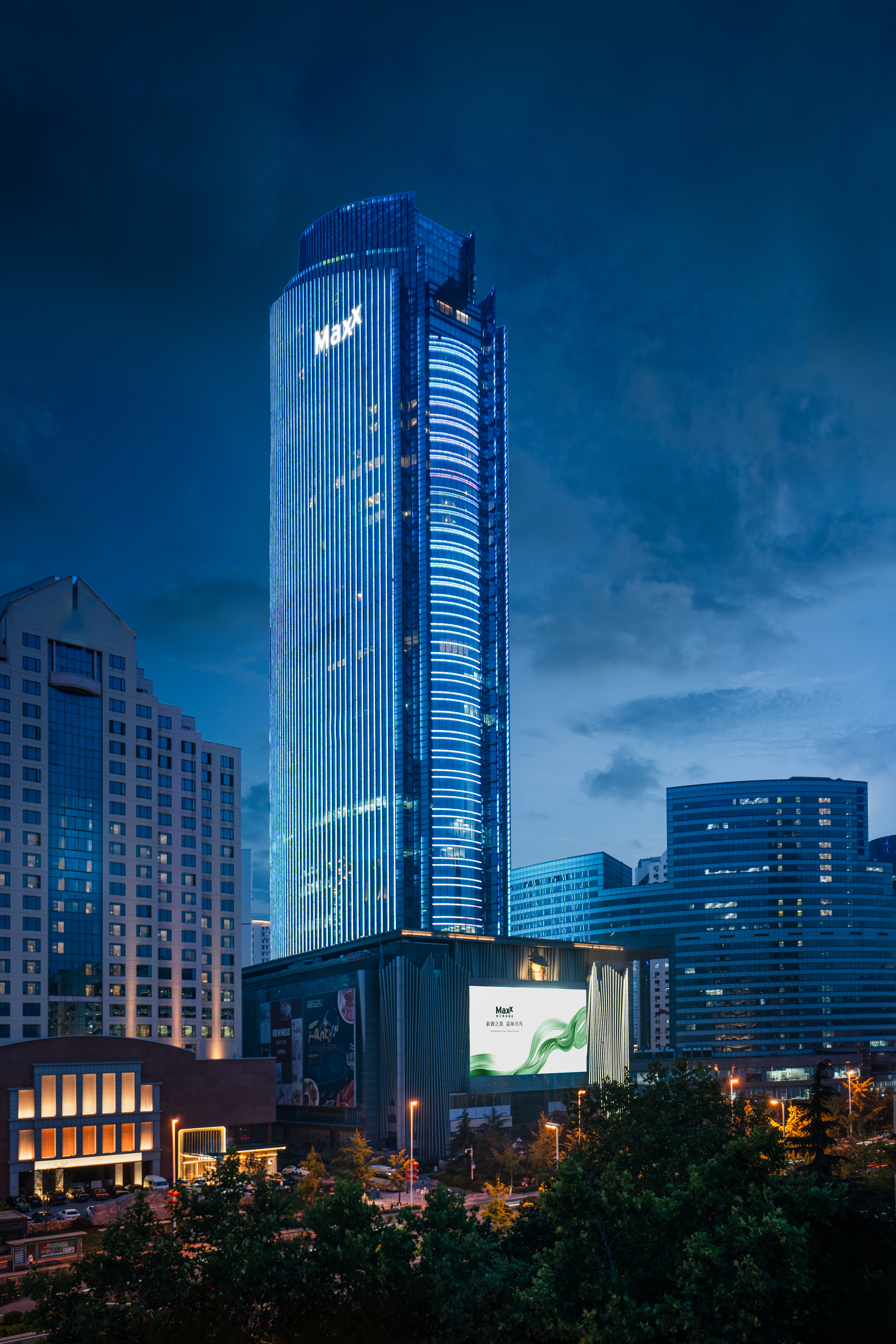 青岛五四广场海景美仑美奂酒店