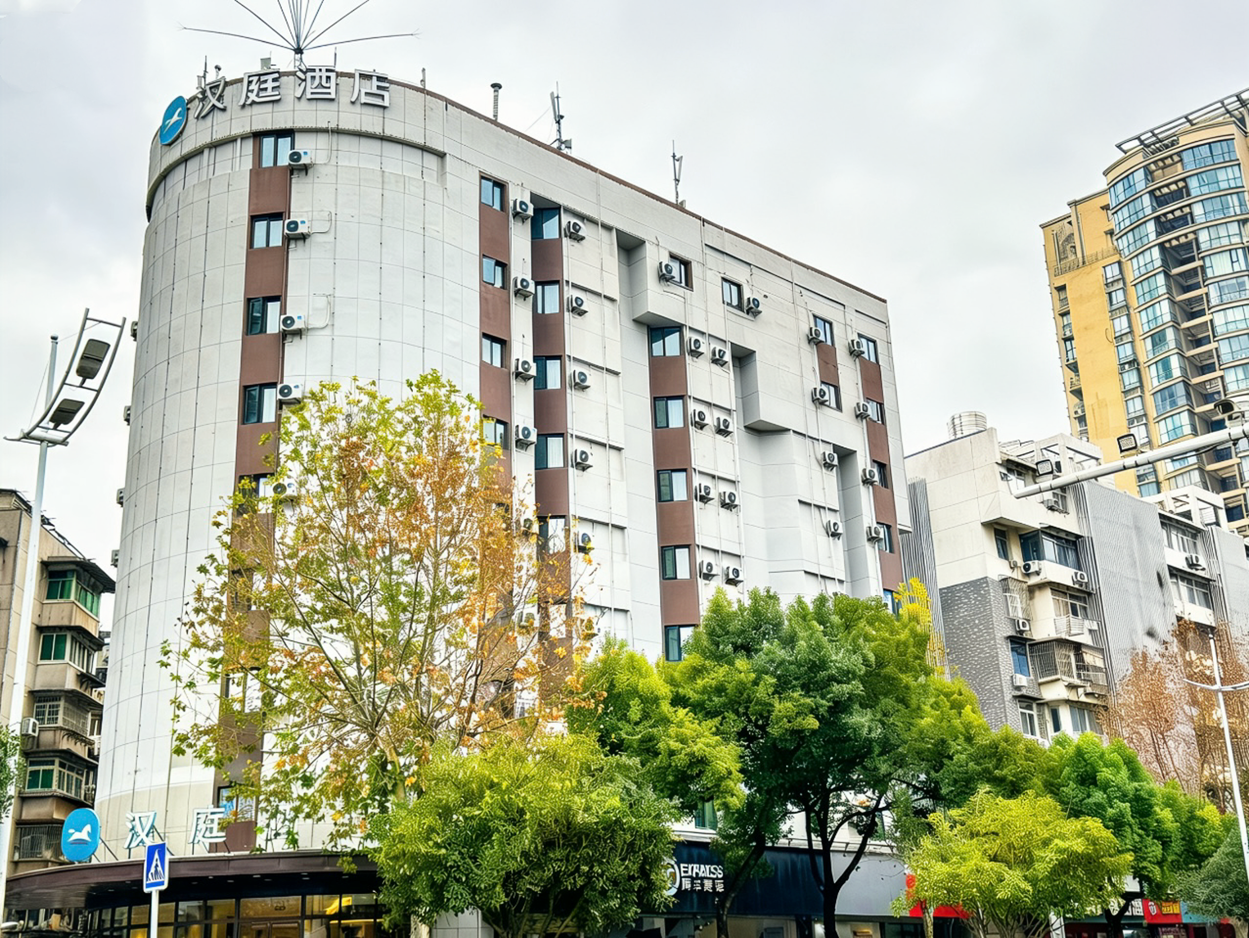 汉庭武汉万松园王家墩东地铁站酒店