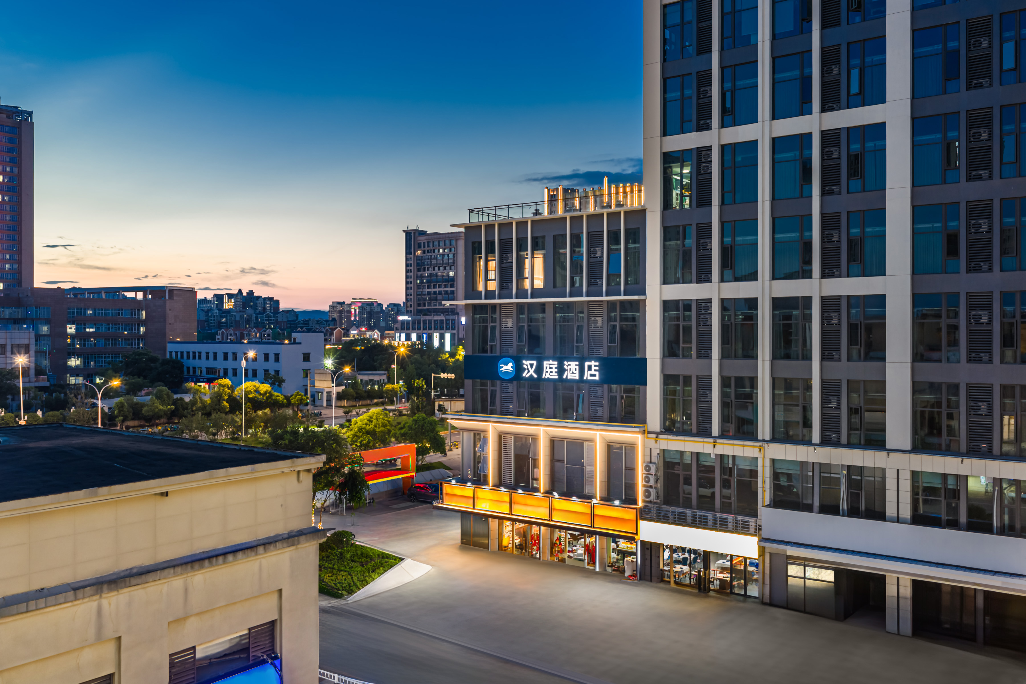 汉庭南昌红谷滩学府大道东地铁站酒店