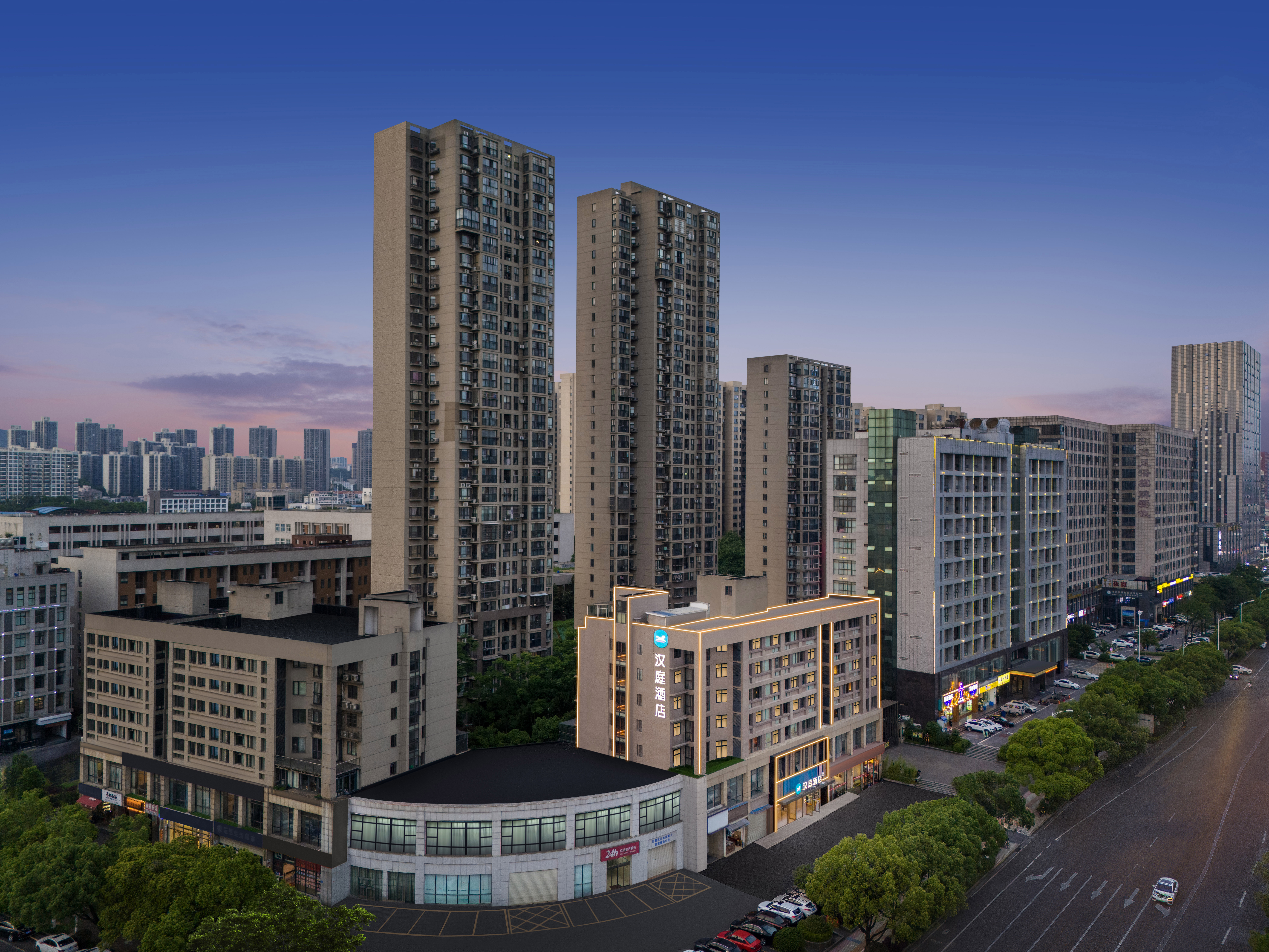 汉庭长沙麓谷涧塘地铁站酒店